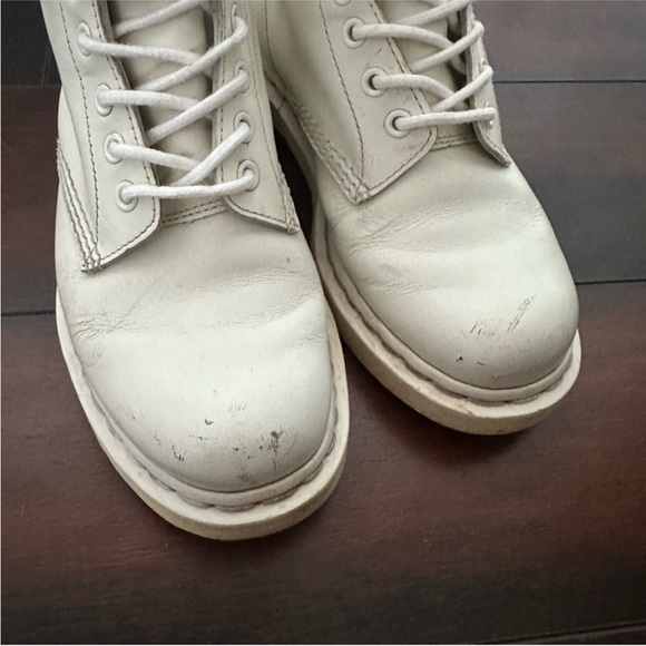 Size 7 Dr Martens 1460 Mono All White Smooth Leather Lace Up Boots - Picture 7 of 10
